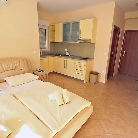 Astra & Pinija * Kovacic