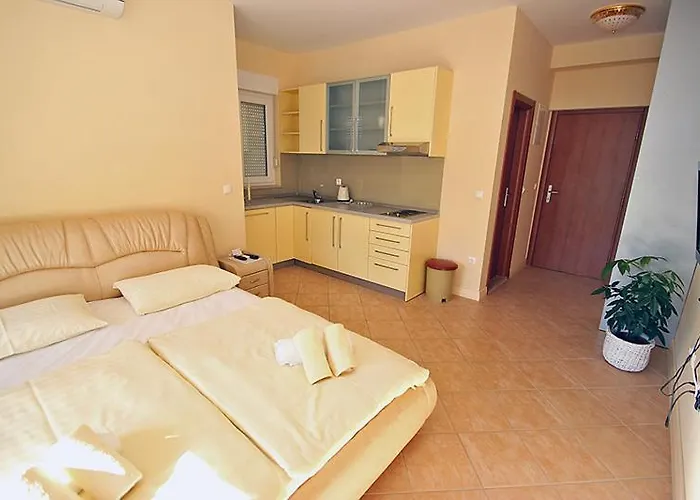 Astra & Pinija * Kovacic